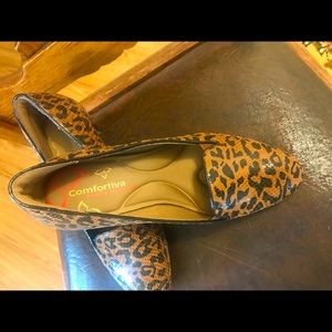 BOGO 1/2 OFF Sz 6 Tilly Snakeskin heels with Leopard design Memory Foam insole